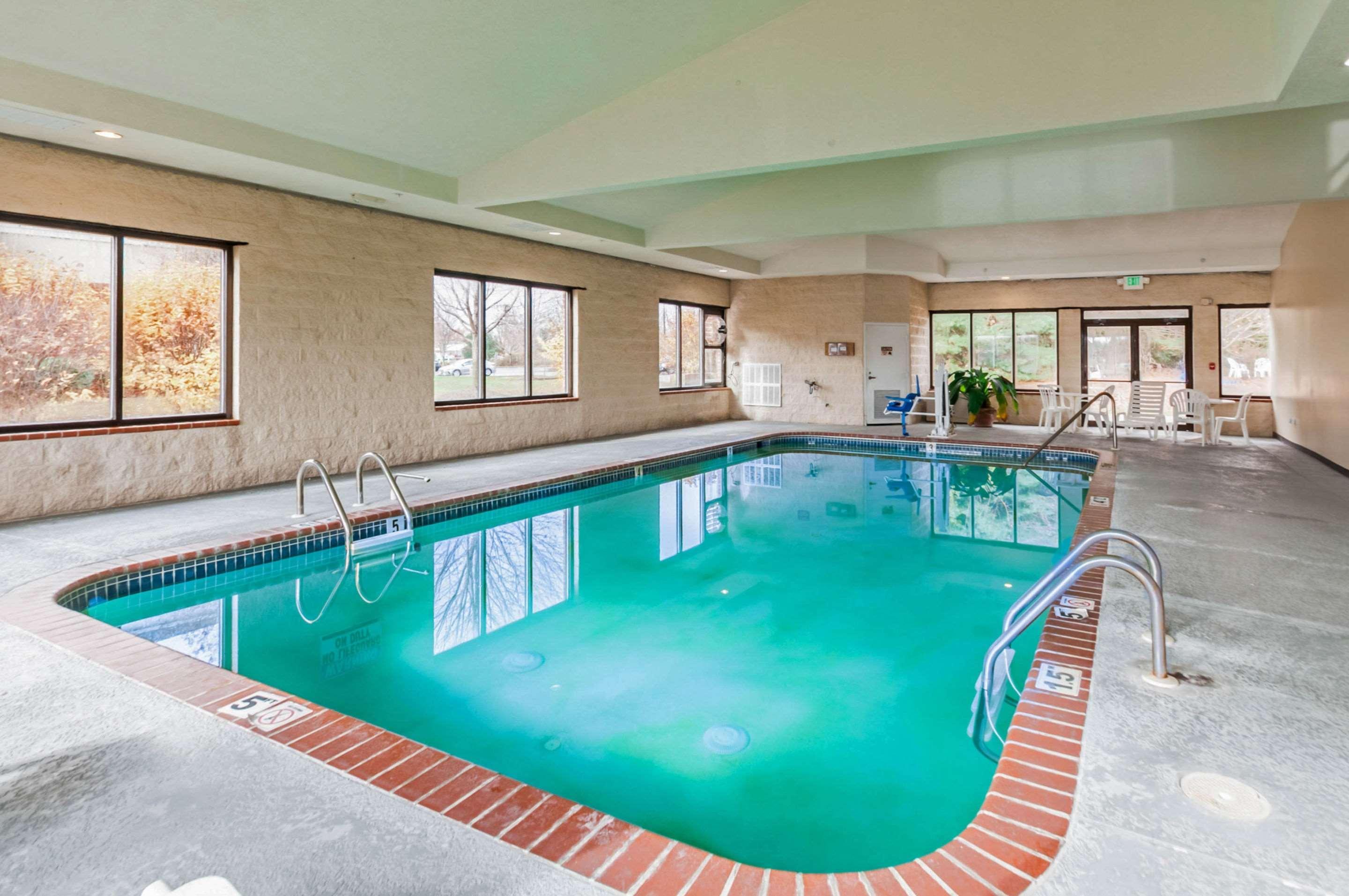Quality Suites Chestertown Extérieur photo