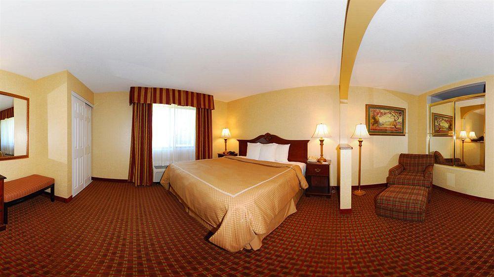 Quality Suites Chestertown Extérieur photo